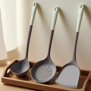 Wholesale Non-slip Anti-scalding High Temperature Resistant Silicone Spatula for Non-stick Pans Daily Dining Soup Spoon Colander